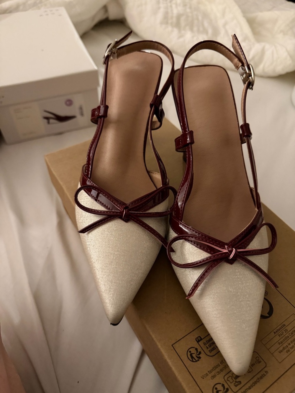 Women's Pointed Toe Slingback Heels in Cream and Burgundy - Picture 2 of 5